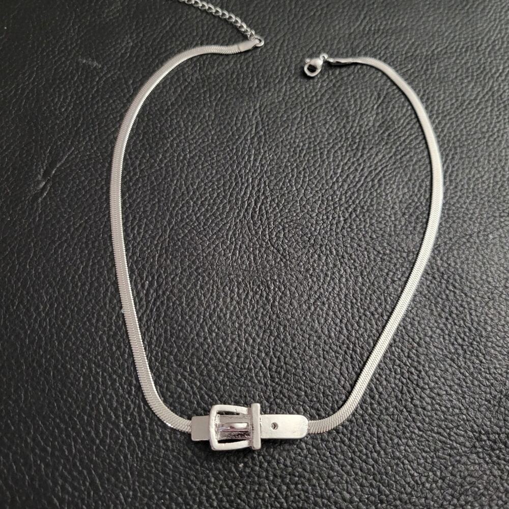 Belt buckle snake chain choker necklace